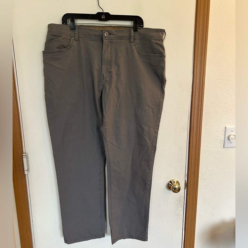 G.H. BASS & CO. 40W 30L Gray Cargo Pants